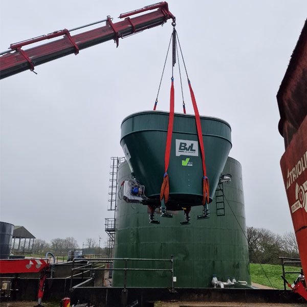 lifting a hopper with a mini crane